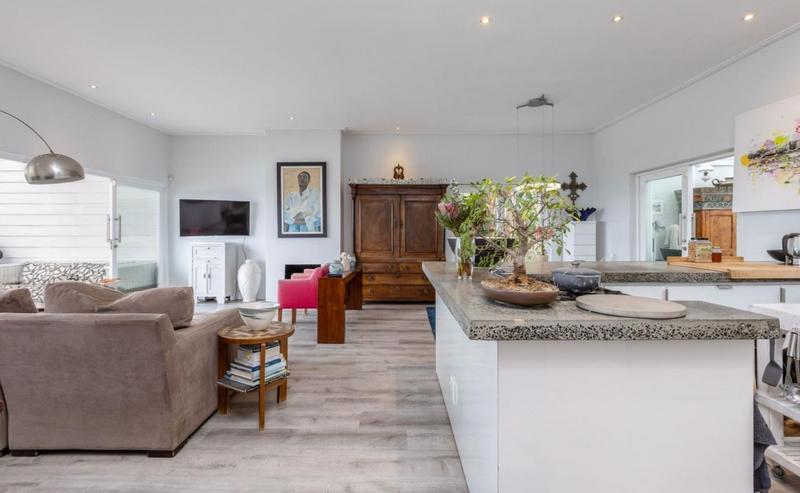 6 Bedroom Property for Sale in Camps Bay Western Cape